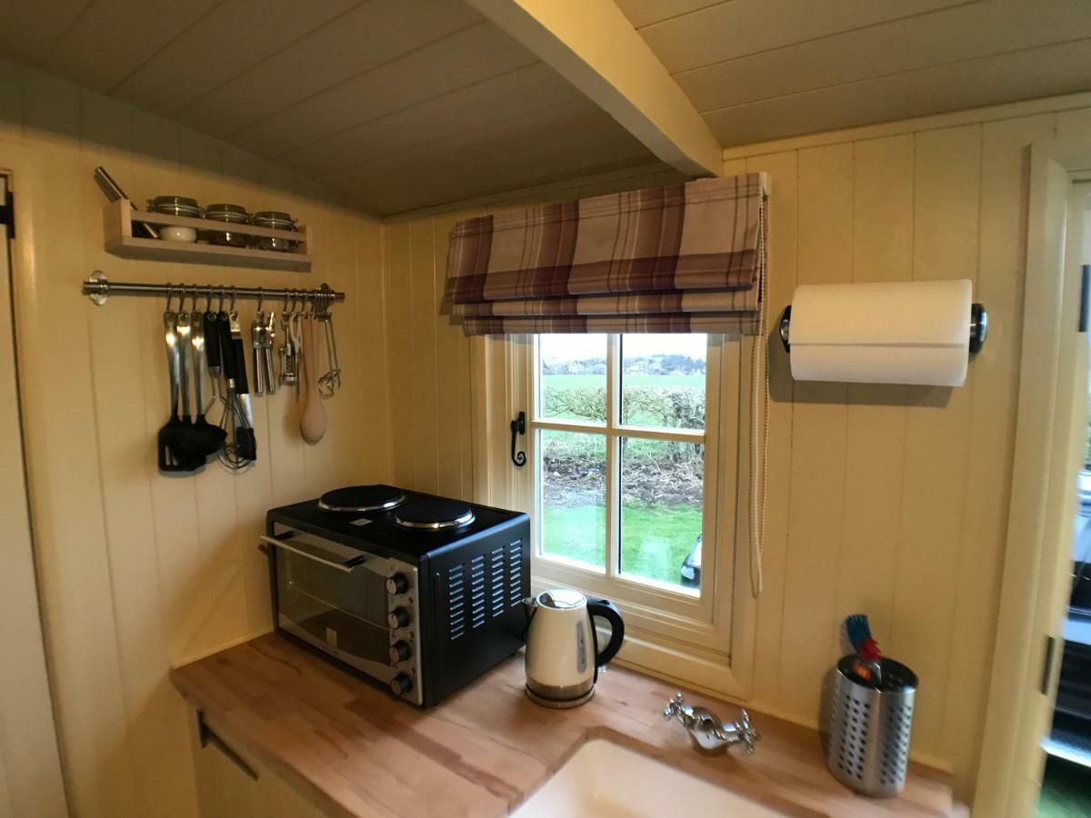 The Hawthorn Shepherds Hut Eyemouth Dış mekan fotoğraf